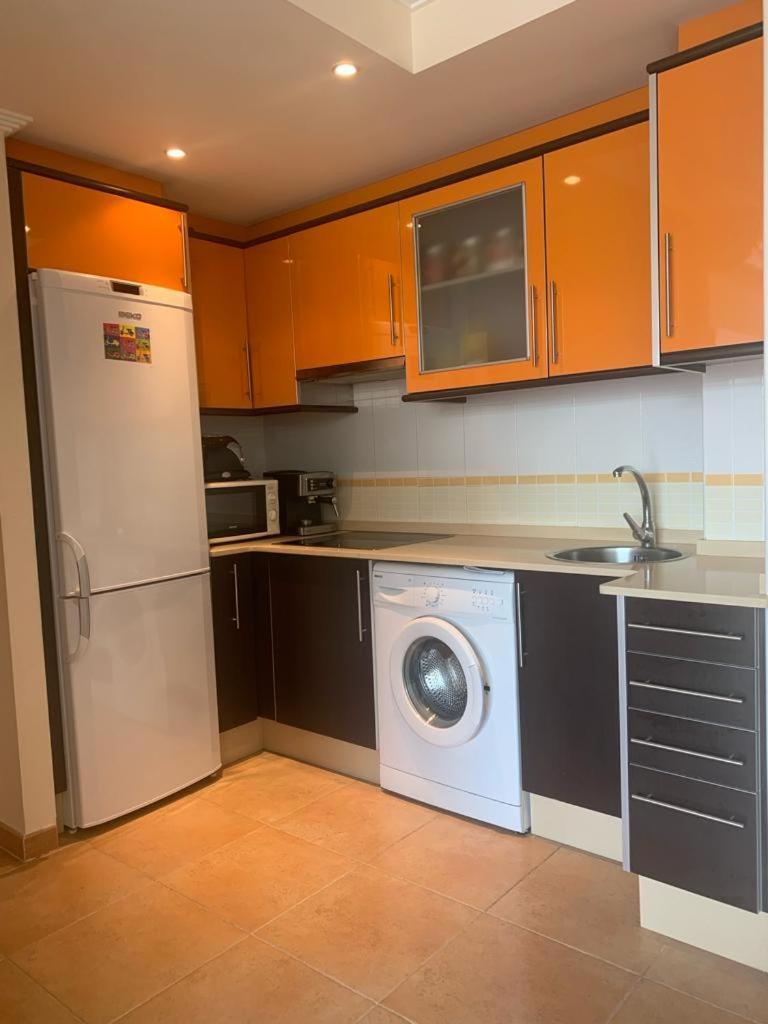 Apartment Enfoz Con Parking Y A La Orilla Del Mar *